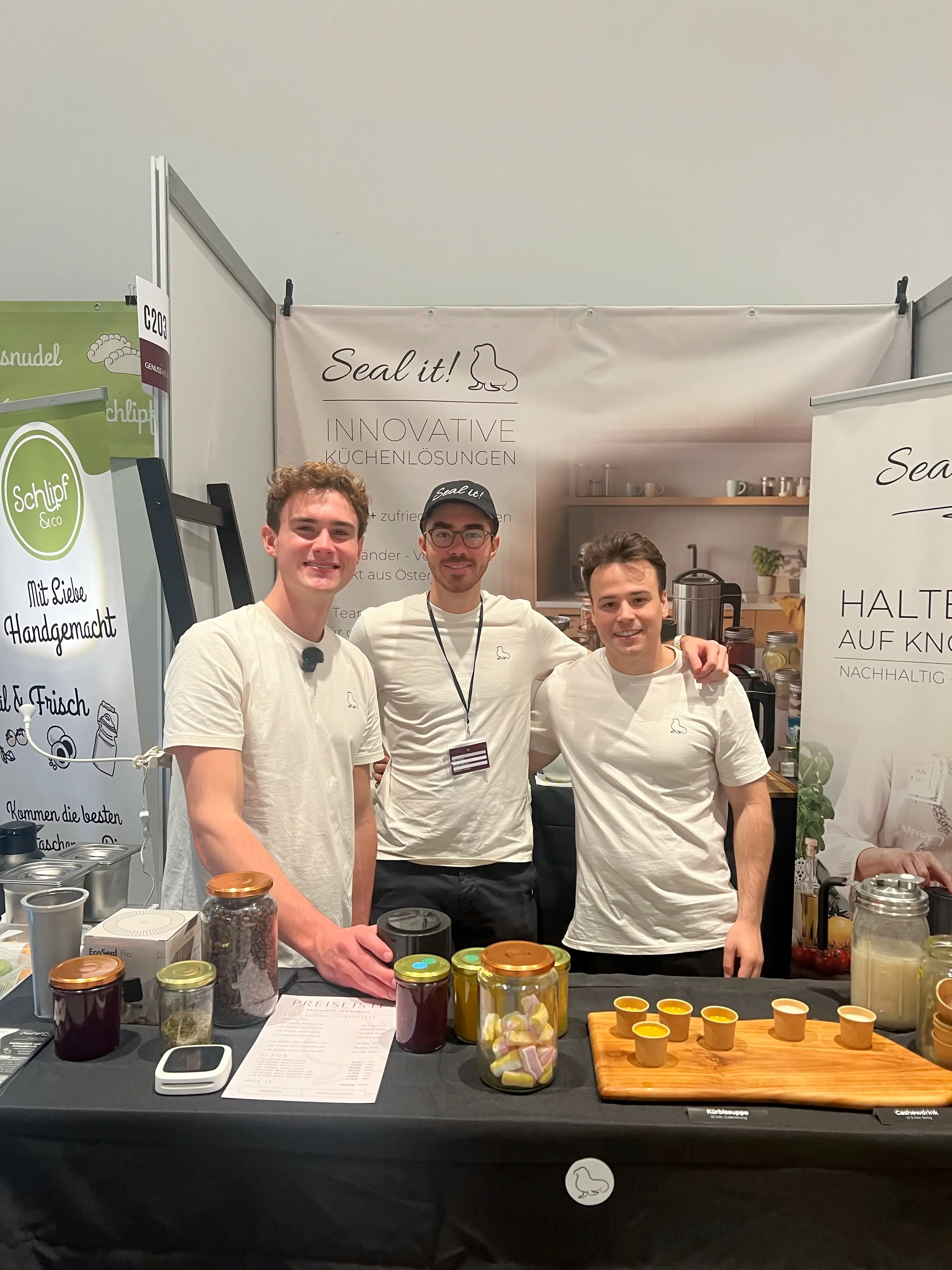 Seal it! Team im Lager